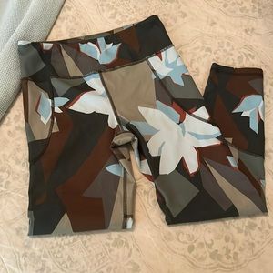 ☀️Abstract print leggings